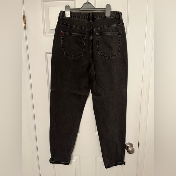 Boack mom jeans from urban outfiters - Picture 5 of 5